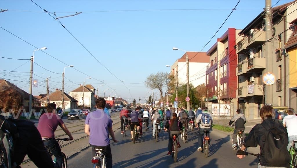 biciclisti-earth-hour-2014-12