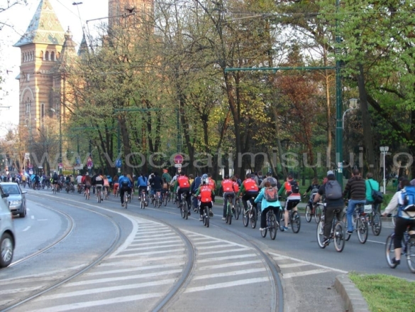 biciclisti earth hour 2014 16 biciclisti earth hour 2014 16