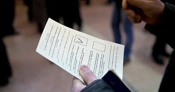Se rupe azi Ucraina? A început cursa pentru Crimeea