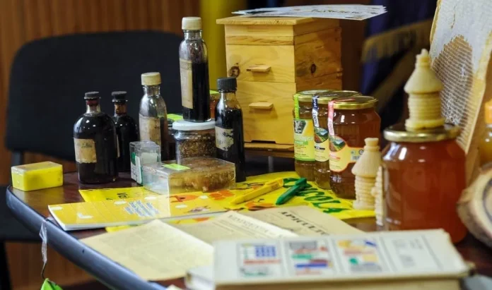 Târgul Apicol Internațional de Primăvară, cel mai de amploare din vestul ţării FOTO targ apicol conferinta de presa 25 jpg
