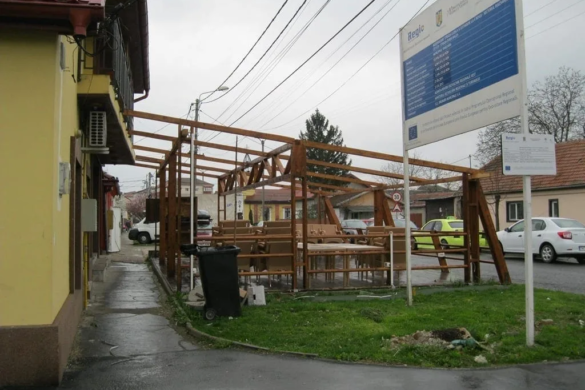 Amenzi „penibile” pentru ridicarea de terase pe domeniul public, fără autorizaţii, la Timişoara