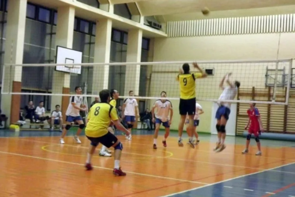 Universitatea Timişoara, cu un picior în baraj. 3-0 cu C.N.E. Liceul „Alexandru Papiu Ilarian” Dej