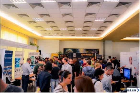 Oportunităţi de angajare, practică şi training-uri la ediţia de anul acesta a „Zilelor Carierei”