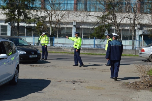 Şoferii tupeişti amendaţi cu curaj de poliţia rutieră09 Şoferii tupeişti amendaţi cu curaj de poliţia rutieră09
