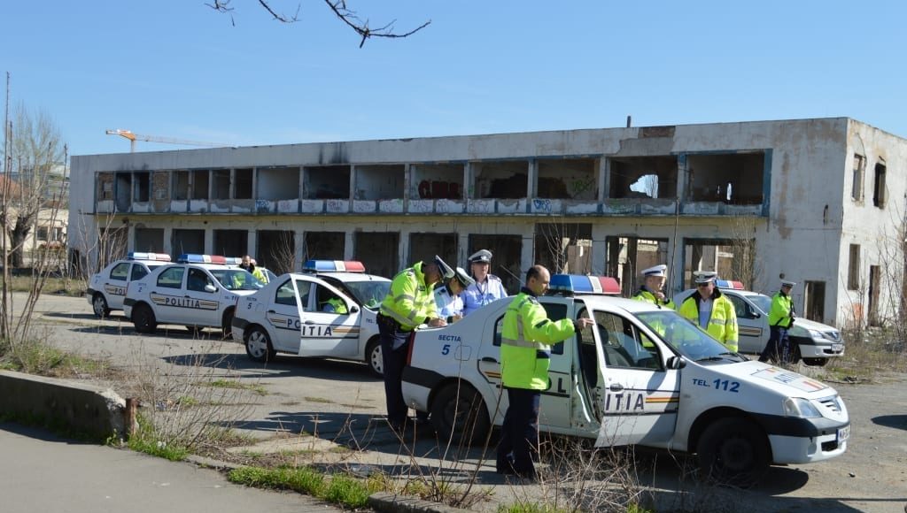 Şoferii-tupeişti-amendaţi-cu-curaj-de-poliţia-rutieră12