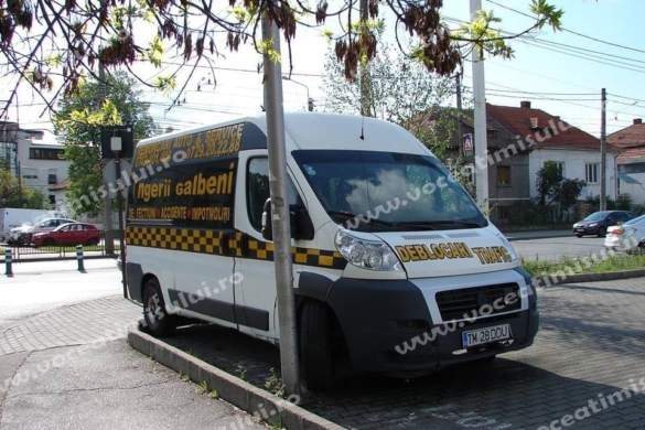 „Îngerii Galbeni” nu renunţă la „autoturismele reclamă” şi contestă amenda poliţiei FOTO