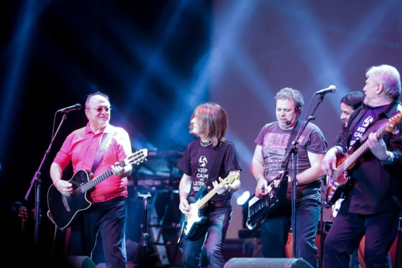 Pasărea Rock pornește în turneu prin șapte orașe din țară. Vezi când vor performa în inima Banatului