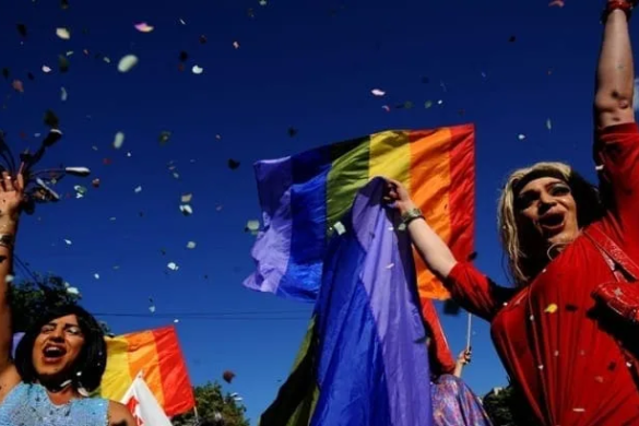Dezbatere publică despre necesitatea paradelor gay. Tu ce părere ai ?