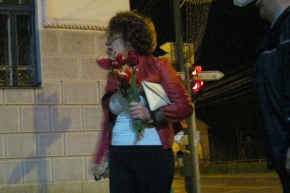 Lalele, lalele, „scumpele” mele lalele… Amendaţi de Poliţia Locală pentru ruperea florilor din Centrul Timişoarei