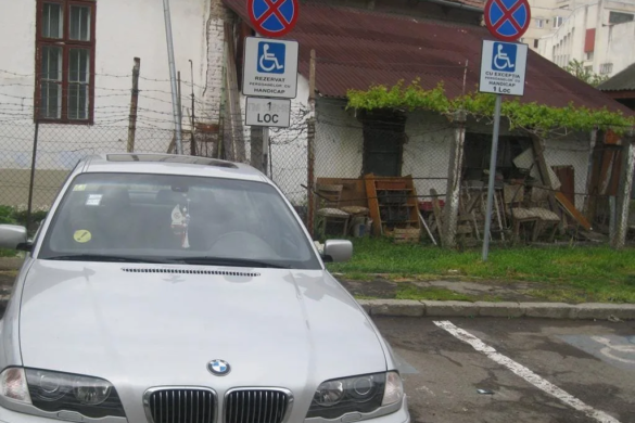 Poliţia Locală Timişoara a amendat „handicapaţii” din parcările destinate pesoanelor cu dizabilităţi FOTO