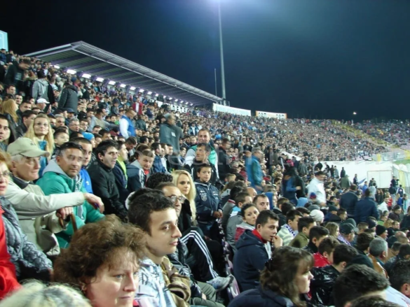 poli steaua 2 jpg