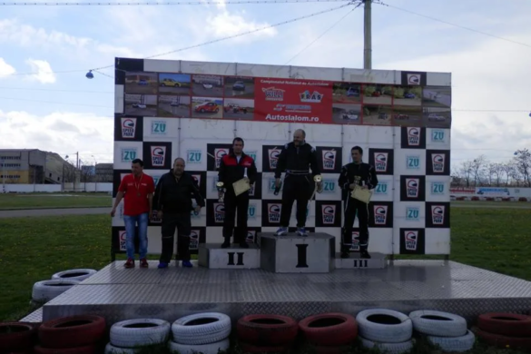 Raul Tudoreanu – pilotul care a reprezentat Timişoara, pe podium la prima etapă a Campionatului Naţional de Autoslalom