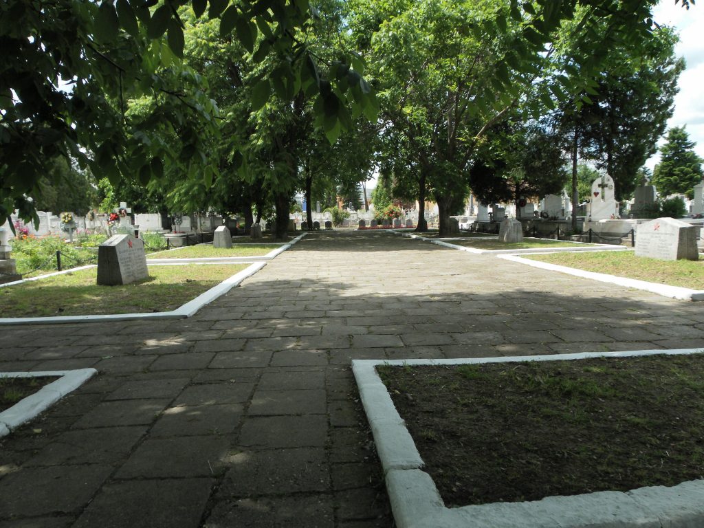 4 Monumentul ostasilor sovietici 10 4 Monumentul ostasilor sovietici 10