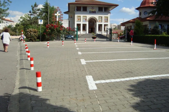 Traian Stoia vrea să lase biserica din Dacia fără parcare. Vezi de ce! FOTO