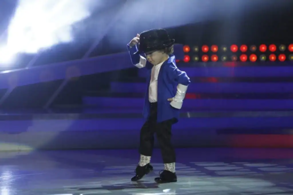 Micul Michael Jackson a câştigat finala de popularitate Next Star. David este cel mai popular copil, la „aploape patlu ani”! VIDEO DEMENŢIAL