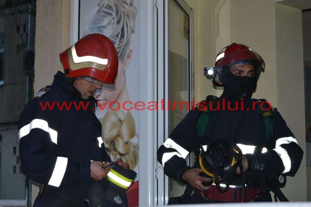 INCENDIU într un salon de coafură20 INCENDIU într un salon de coafură20
