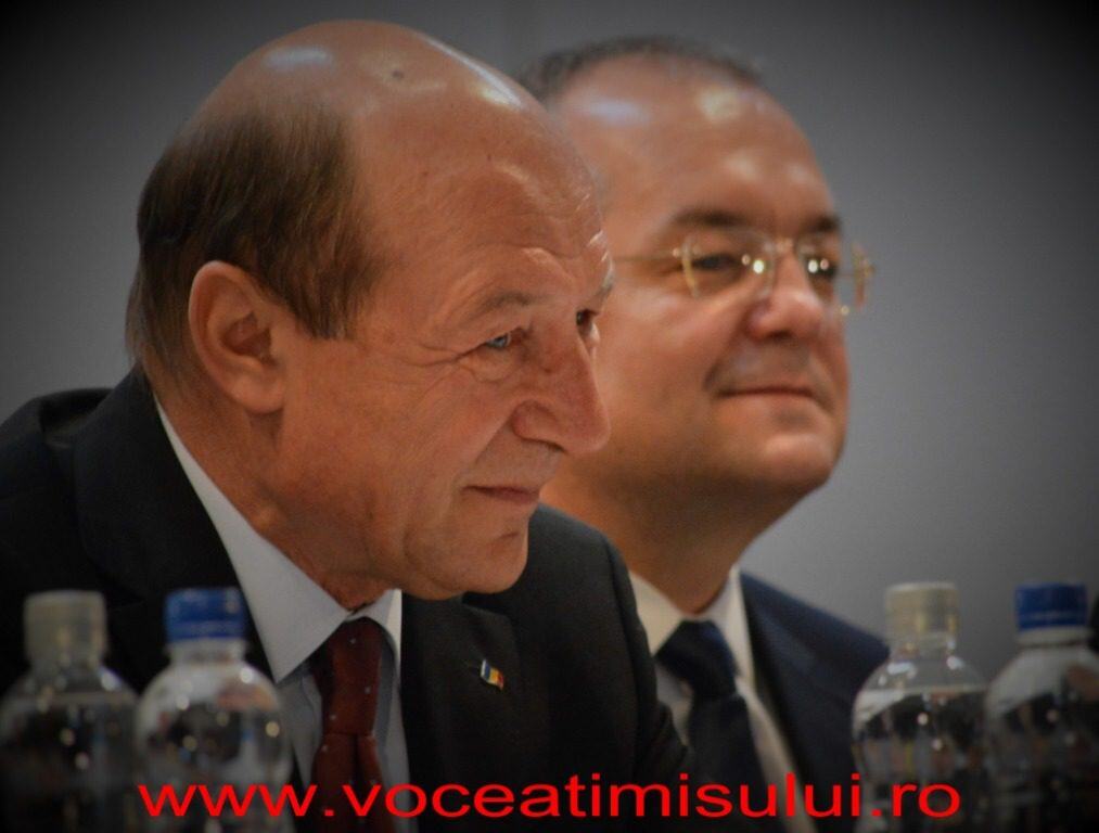 Urale şi aplauze pentru Băsescu042 Urale şi aplauze pentru Băsescu042