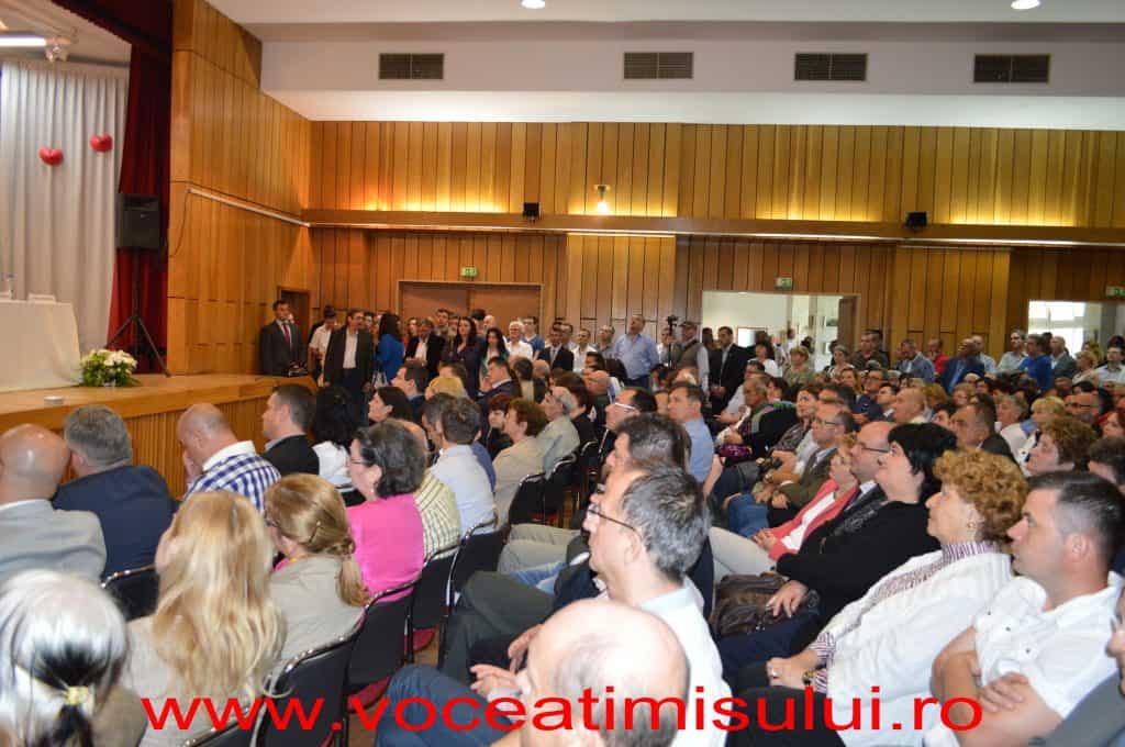 Urale şi aplauze pentru Băsescu113 Urale şi aplauze pentru Băsescu113