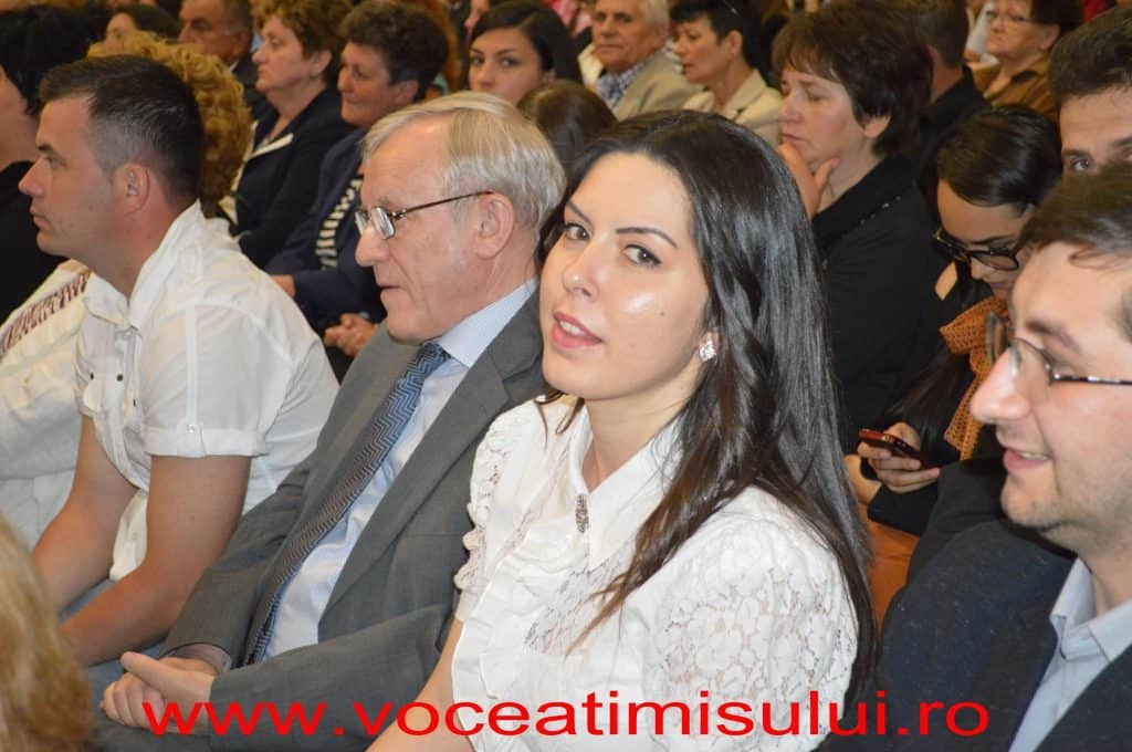 Urale şi aplauze pentru Băsescu130 Urale şi aplauze pentru Băsescu130