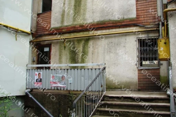 AMENINŢARE de la Poliţia Locală: Atenţie, formaţiunile politice trebuie să-şi retragă afişele electorale amplasate ilegal!