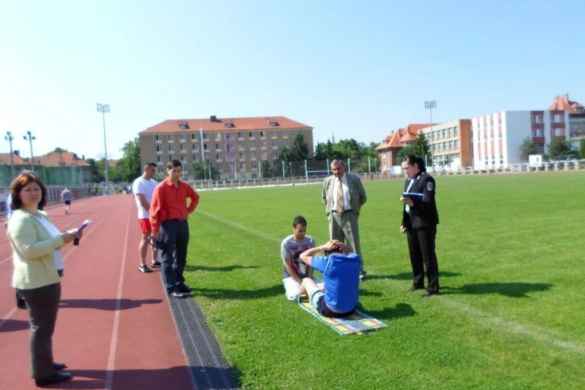 Aproape jumătate din pretendenţii la un post de poliţist local nu au trecut proba sportivă FOTO
