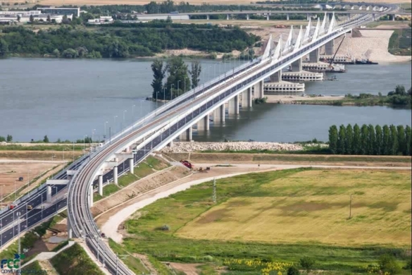 Podul Calafat – Vidin operaţional şi pentru traficul feroviar, începând de mâine