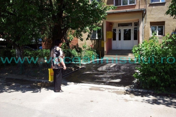 Organizare de DOI LEI! Vezi cum lucrează, pe bani publici, Prosamac Construct – firma care reabilitează trotuare pe două străzi din Timişoara FOTO