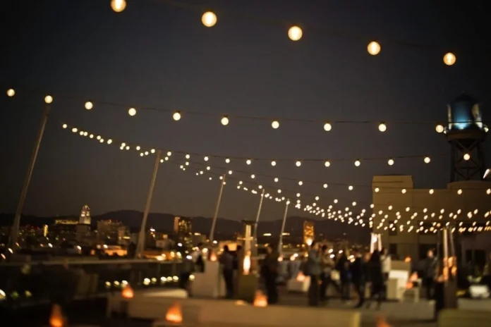 Petrecere la înălţime pe acoperişul Bega Shopping Center cu Sis, Nusha şi Punu rooftop jpg