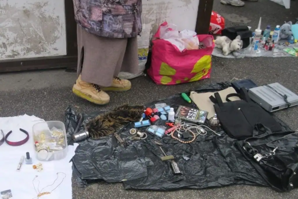 Timişoara second-hand? Zona din apropierea Pieţei Traian plină ochi de produse folosite, la vânzare! FOTO