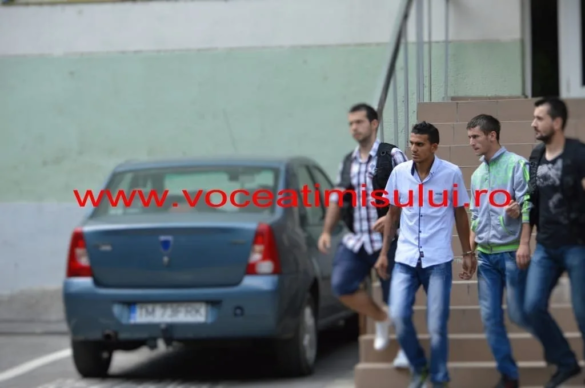 Doi tineri reţinuţi de poliţişti după ce au FURAT din cinci apartamente din Timişoara09 jpg Doi tineri reţinuţi de poliţişti după ce au FURAT din cinci apartamente din Timişoara09 jpg