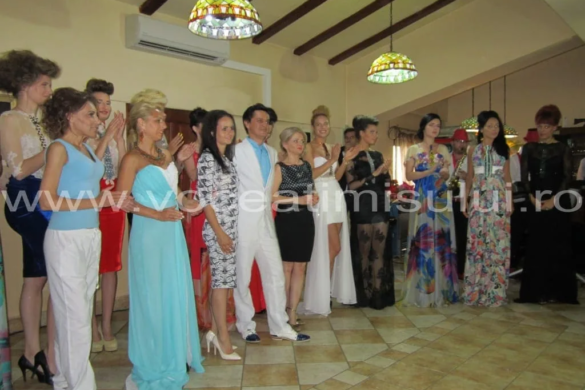 NEBUNIE curată la lansarea celei mai noi colecţii marca Adrian Haiduc FOTO