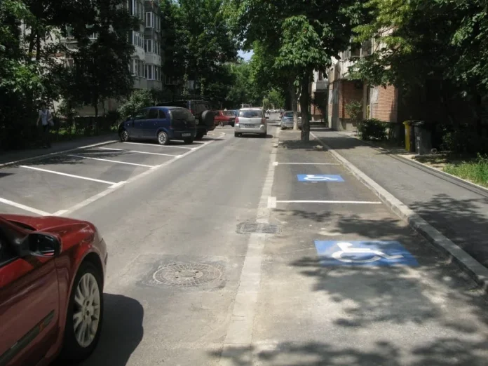 Nicolae Robu a inaugurat vineri 127 de locuri de parcare şi „noul covor” asfaltic de pe o stradă din cartierul său FOTO