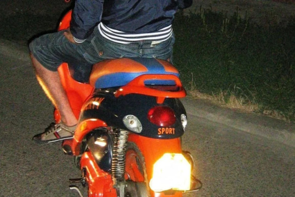 Timișorean DROGAT, fără permis de conducere, prins de polițiști pe un scuter neînmatriculat