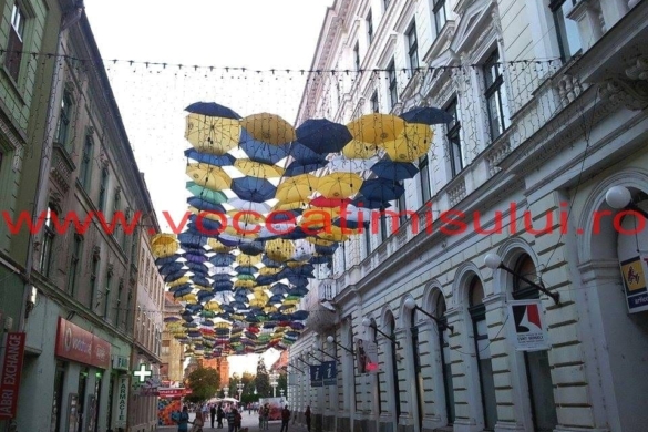 Umbreluţele de pe „cerul” străzii Alba Iulia au dispărut. Proiectul a ajuns la final