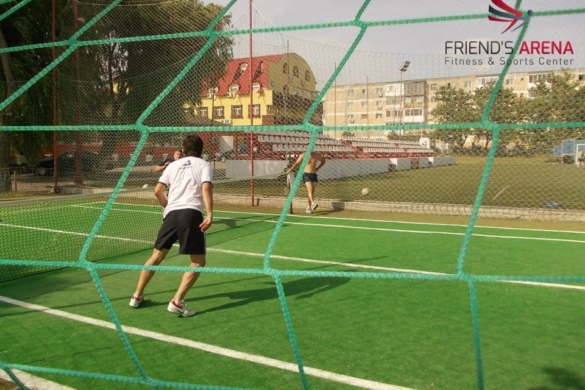 Turneu de tenis cu piciorul la Friend’s Arena. Te bagi la un meci?
