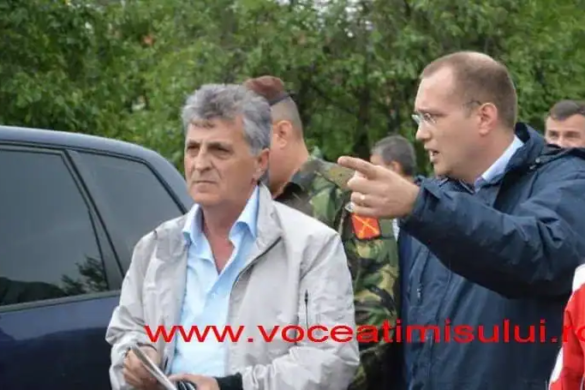 Ministrul Apărării, Mircea Dușa, în inspecție la Gătaia. Vezi cum s-a deplasat prin apă VIDEO