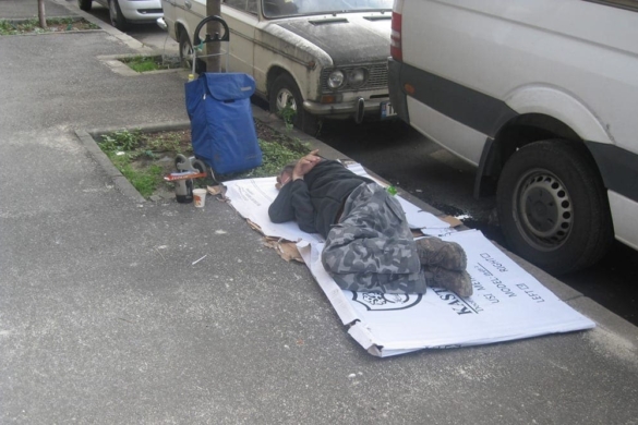 Poliția Locală face apel la timișoreni: Sesizați prezența boschetarilor, prin telefon! FOTO