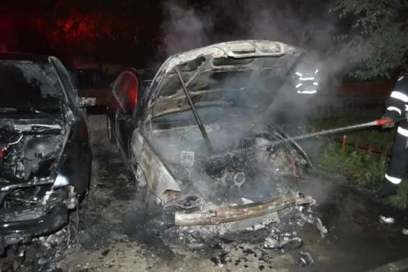 Două BMW-uri INCENDIATE de o mână criminală, la Timișoara FOTO/VIDEO