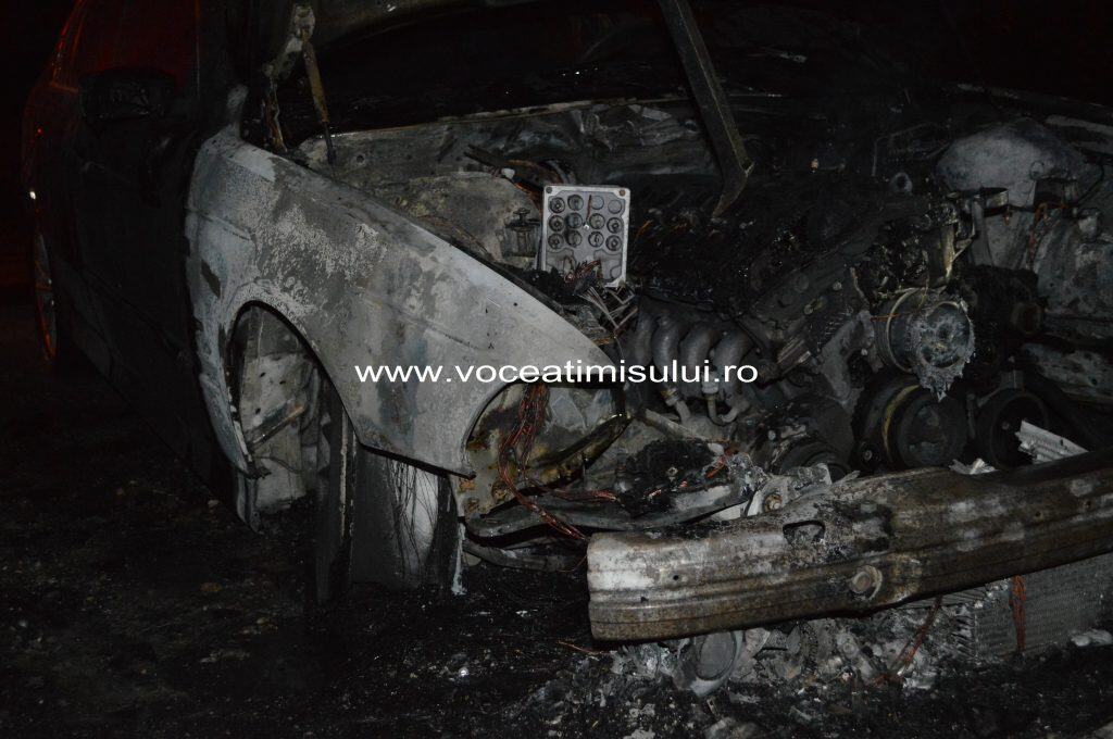 Două BMW uri INCENDIATE14 Două BMW uri INCENDIATE14