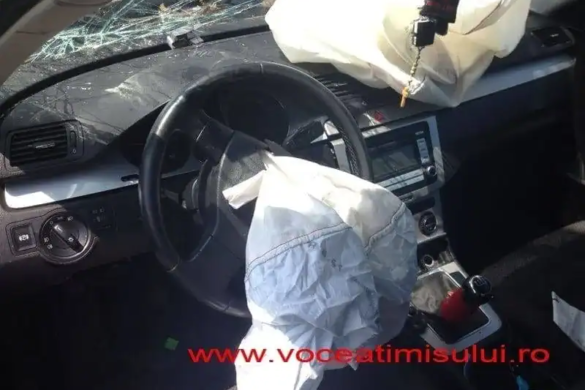Un bărbat din Timiș a provocat un accident aproape de granița cu Ungaria. Șoferul era beat CRIȚĂ!