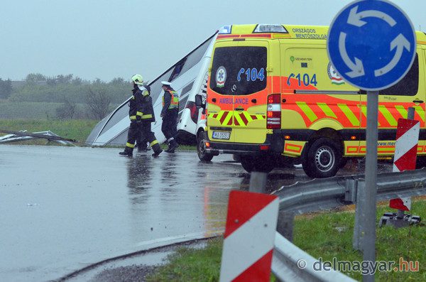 Autocar cu 28 de români RĂSTURNAT în Ungaria. 5 Autocar cu 28 de români RĂSTURNAT în Ungaria. 5