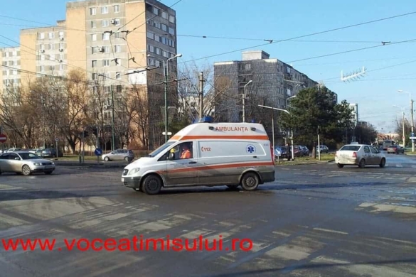 ȘOCANT! Zi obișnuită transformată într-un coșmar pentru o familie din Giroc. Băiatul de doi ani, la un pas de moarte după ce s-a înecat cu un sâmbure de la o rodie