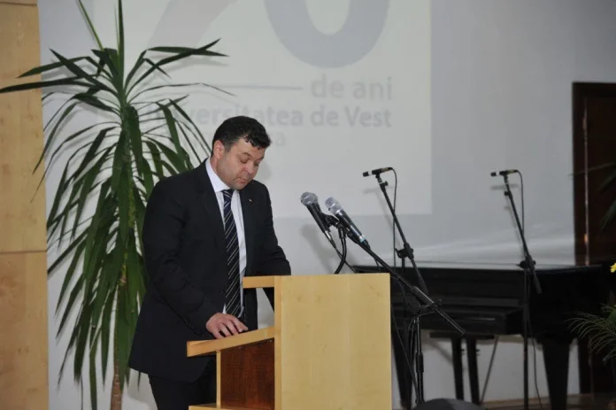 Început de an universitar, sub semnul subfinanţării educaţiei şi a lipsei locurilor de cazare, la Timișoara. Ce spun studenții marilen pirtea rector uvt jpg