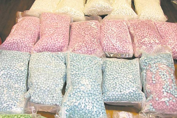 Polițiștii de la Crimă Organizată Arad au descoperit ”Ecstasy” de 2 milioane de euro, într-un TIR, la vama Turnu VIDEO