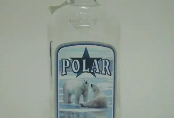 Riscul ”meseriei”! Ce nu face o femeie de 56 de ani pentru o sticlă de… VODCĂ Polar de juma’ de litru?