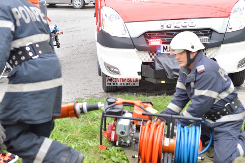 ACCIDENT cu victimă ÎNCARCERATĂ la Timișoara.044 ACCIDENT cu victimă ÎNCARCERATĂ la Timișoara.044