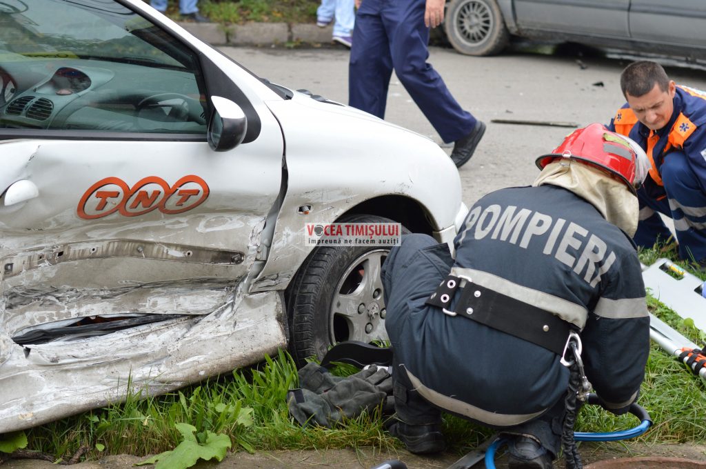 ACCIDENT cu victimă ÎNCARCERATĂ la Timișoara.051 ACCIDENT cu victimă ÎNCARCERATĂ la Timișoara.051