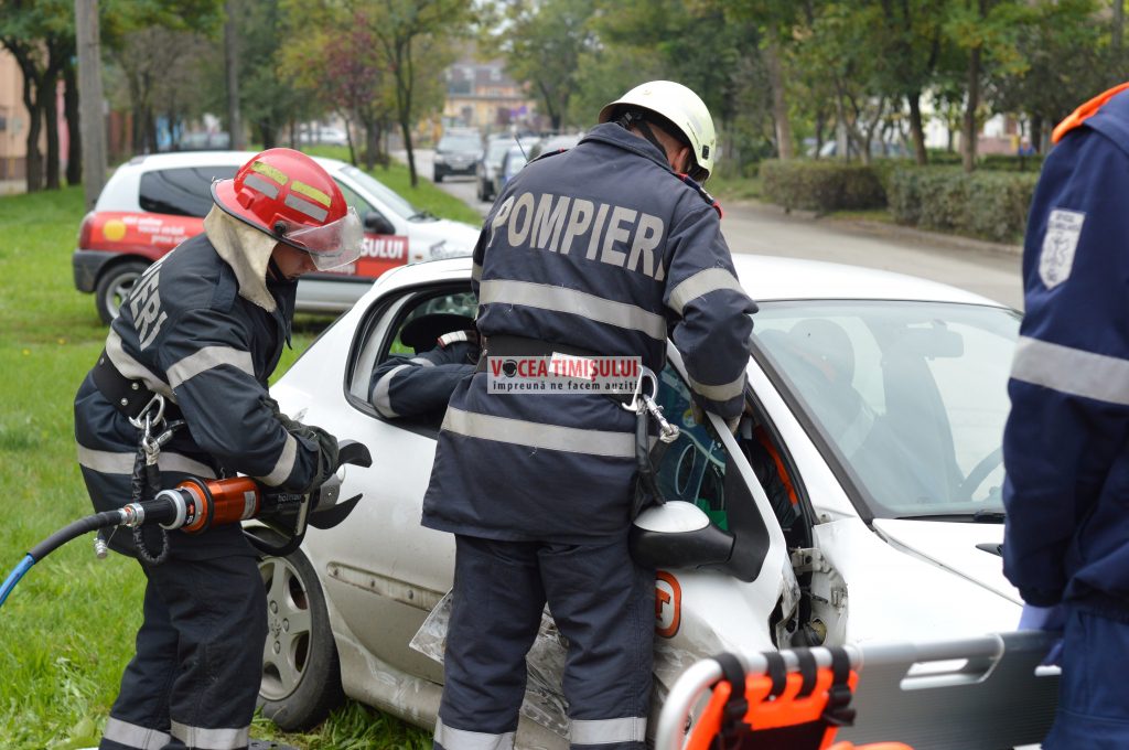 ACCIDENT cu victimă ÎNCARCERATĂ la Timișoara.060 ACCIDENT cu victimă ÎNCARCERATĂ la Timișoara.060