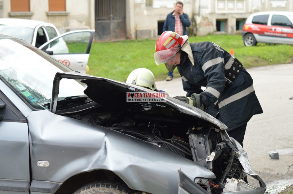 ACCIDENT cu victimă ÎNCARCERATĂ la Timișoara.114 ACCIDENT cu victimă ÎNCARCERATĂ la Timișoara.114