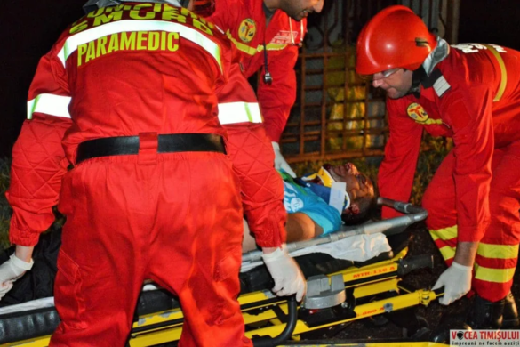 ACCIDENT cu două victime ÎNCARCERATE în Plopi! Din nou în curba periculoasă NESEMNALIZATĂ corespunzător! FOTO/VIDEO